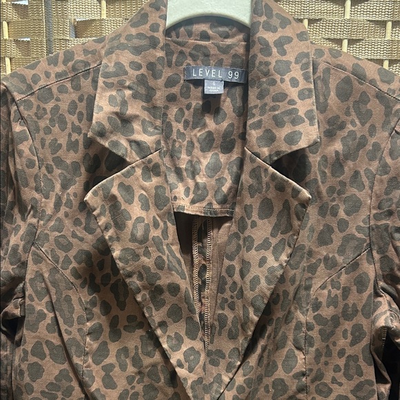 Leopard Print Brown Blazer - Picture 3 of 7